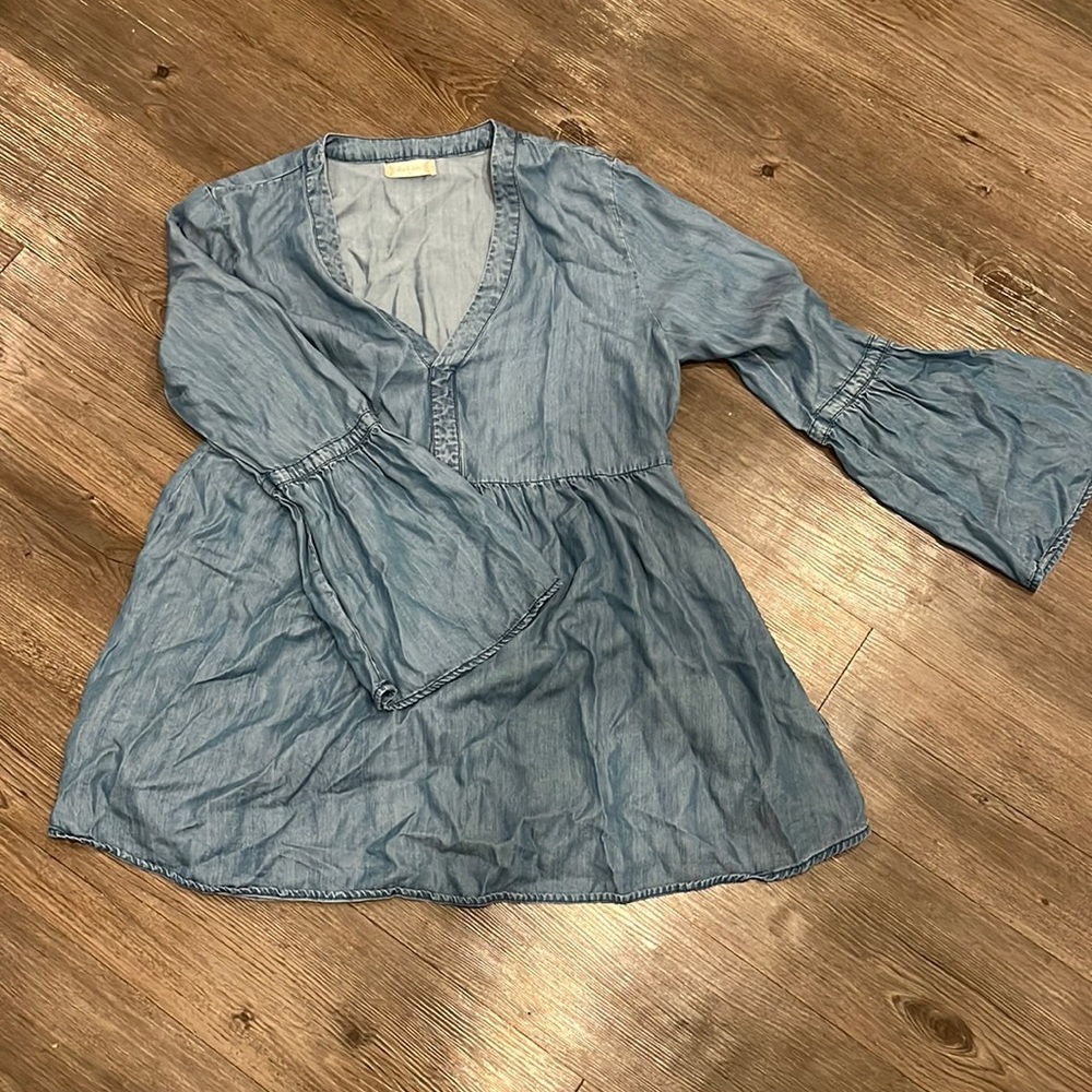 Blue blouse never worn from Altar’d State. Size medium, super flowy and cute.